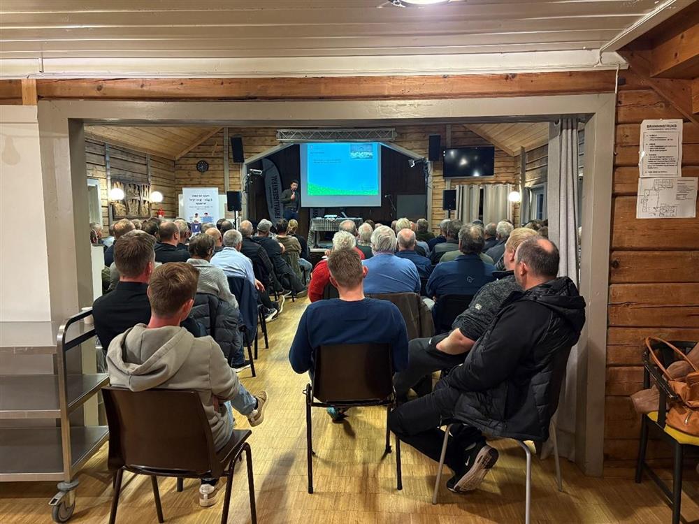 Fullt hus på Fjellheim - en kveld for menn - Klikk for stort bilde